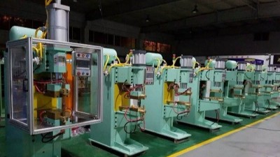 中頻點焊機與工頻交流點焊機相比有哪些優勢