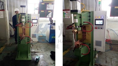 焊本為客戶安裝調試鍍鋅板中頻螺母點焊機